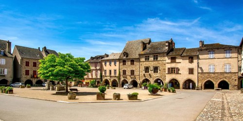 Market place with arcade
