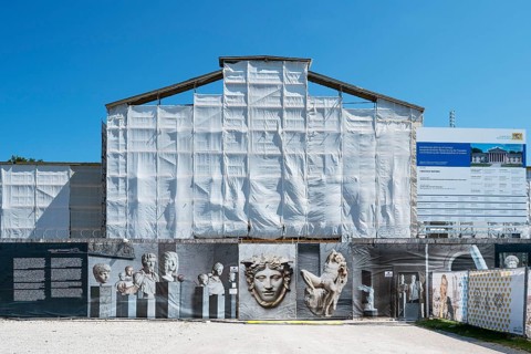 Glyptothek with fence
