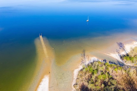Sunken jetty in Lake Ammer