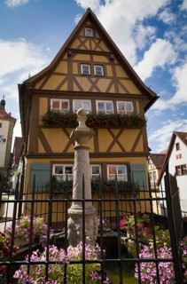 Fountain in front of Ploenlein 2