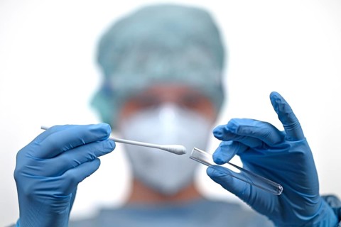 Medical personnel in RT-PCR