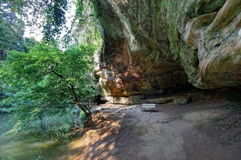 Bank in front of Gutav Adolf cave