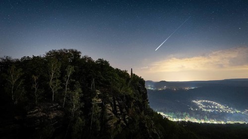 Perseids shooting star above the Lilienstein