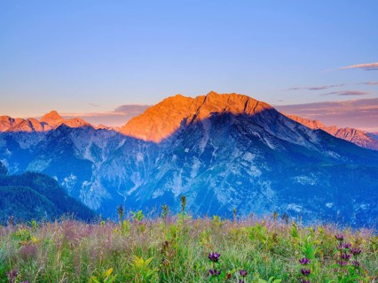 Alpengluehen am Watzmann with the east face