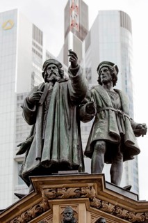Gutenberg Monument on the Rossmarkt