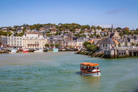 Pedestrian ferry from Trouville to Deauville