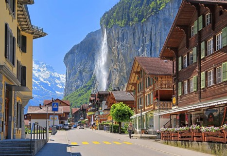 Village view with Staubbach Falls