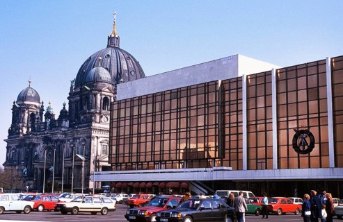 Shortly after the fall of the Berlin Wall Palast der Republik