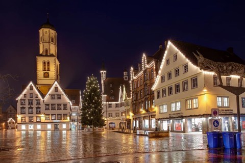Martkplatz with Christmas tree and Christmas lighting