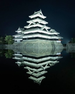 Matsumoto Castle at night