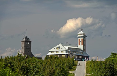 Weather station and Fichtelberg Hotel on the Fichtelberg