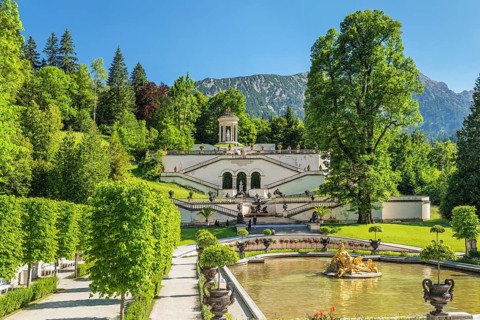 Fountain figure in the water parterre and stairs with Venus temple
