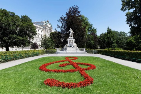 Flowered clef