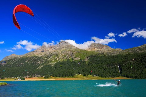 Kitesurfing