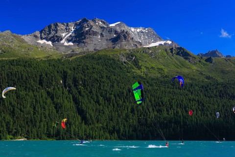 Kitesurfing