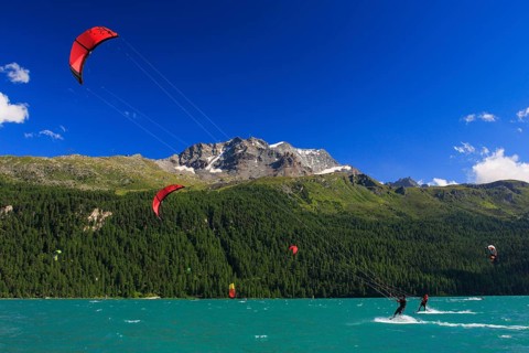 Kitesurfing