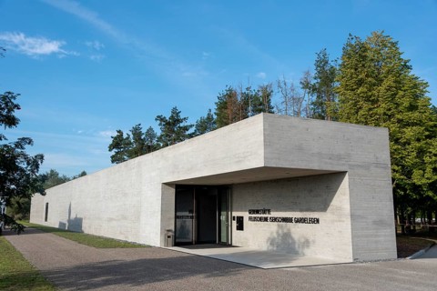 Isenschnibbe Field Barn Memorial