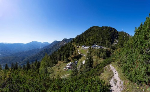 Mountain station of the Katrin cable car with Katrin Almhuette on the Katrin Alm