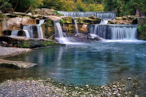 Monkey gorge with waterfall on the river Toess