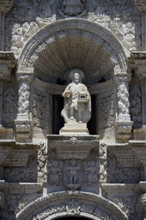Statue at the church Parroquia San Juan Bautista de Yanahuara