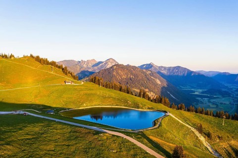 Storage lake Walleralm at Sudelfeld in the morning light