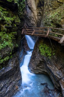 Wooden trail through the Ragga Gorge