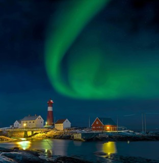Northern lights Hamaroy lighthouse in Norway