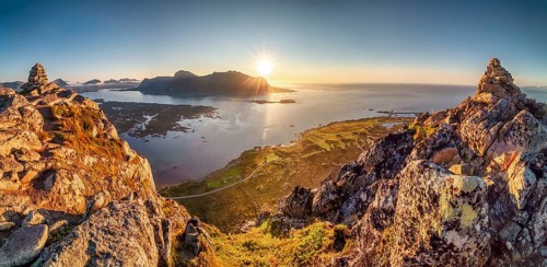 View from the top of Hoven into the sunset over the sea