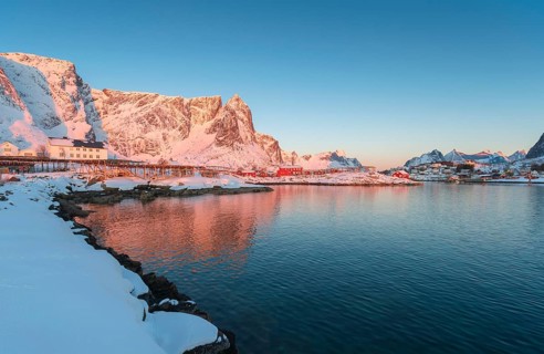 Morning light in the winter fishing village of reine