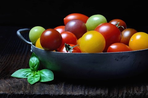 Various cherry tomatoes in shell