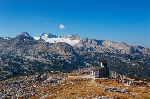 Krippenstein Chapel with a view of the Hoher Dachstein