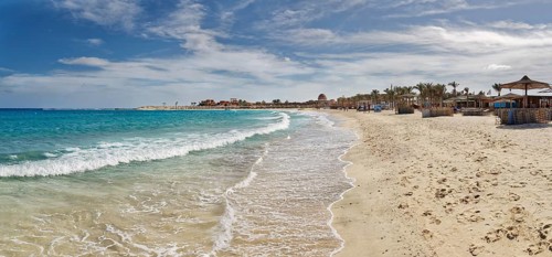 Sandy beach beach and coral reef Abu-Dabbab