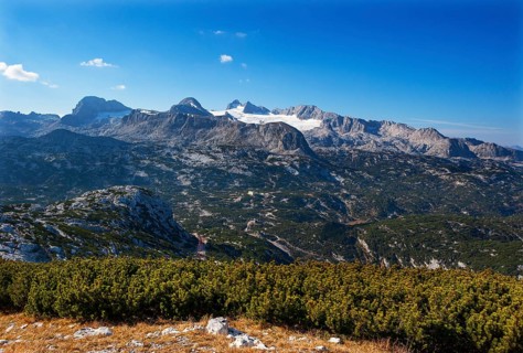Panoramic view to the mountain station Gjaid Alm and to the Hohen Dachstein