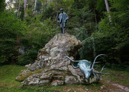 Kaiser hunting statue in Kaltenbach