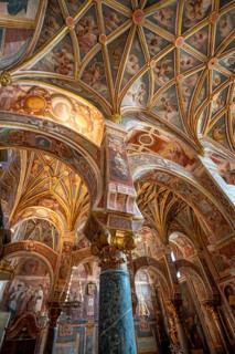 Wall and ceiling paintings with angels in the side chapel