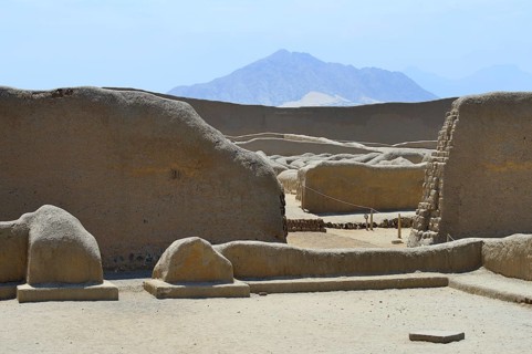 Artistic walls made of mud brick