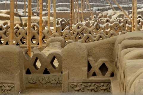 Artistic walls of mud brick