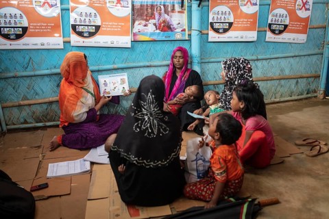 Consultation hours for Rohingya woman on breastfeeding and infant nutrition