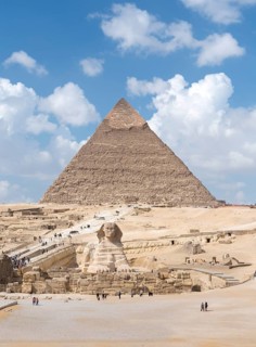 The pyramid of Khafre with the Sphinx