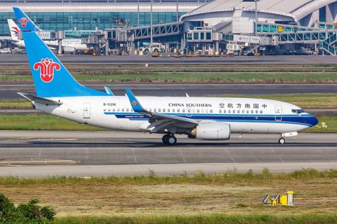 A Boeing 737-700 aircraft of China Southern Airlines with registration number B-5291 at Guangzhou