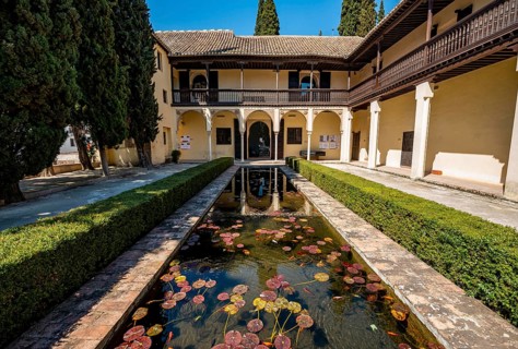 Patio with fountain