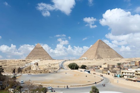 The pyramids of Khufu and Khafre with the Sphinx