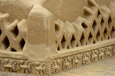 Artistic walls of mud brick