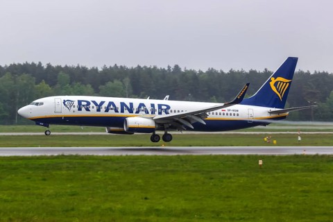 A Boeing B737-800 of Ryanair with the registration number SP-RSW lands at Gdansk Airport