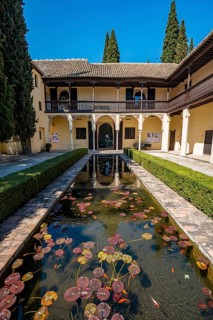 Patio with fountain