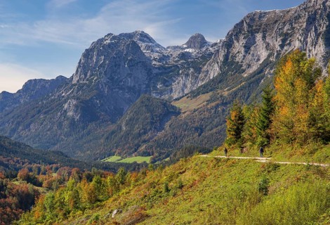Brine pipeline trail with Reiteralpe