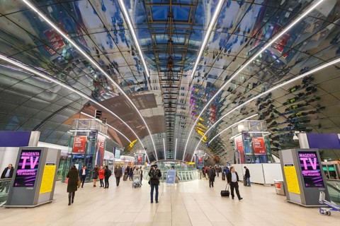 Hall of Frankfurt Airport Railway Station