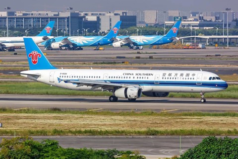 An Airbus A321 aircraft of China Southern Airlines with registration number B-6626 at Guangzhou Baiyun