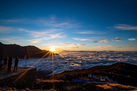 Sunrise over cloud cover in the high camp of Machapuchare