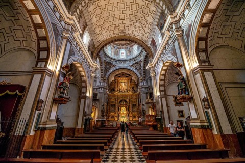 Nave with chancel
